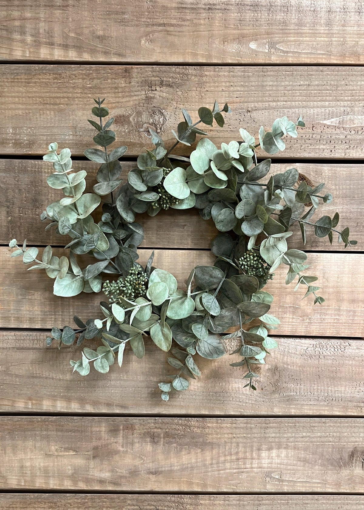 SAGE GREEN SEEDED EUCALYPTUS WREATH 18"