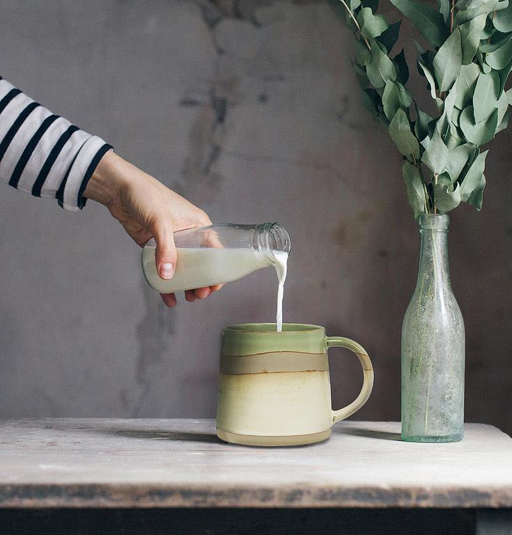 GREEN RUSTIC MUG