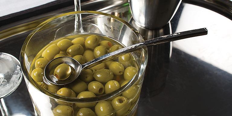 OLIVE SPOON W/ HAMMER