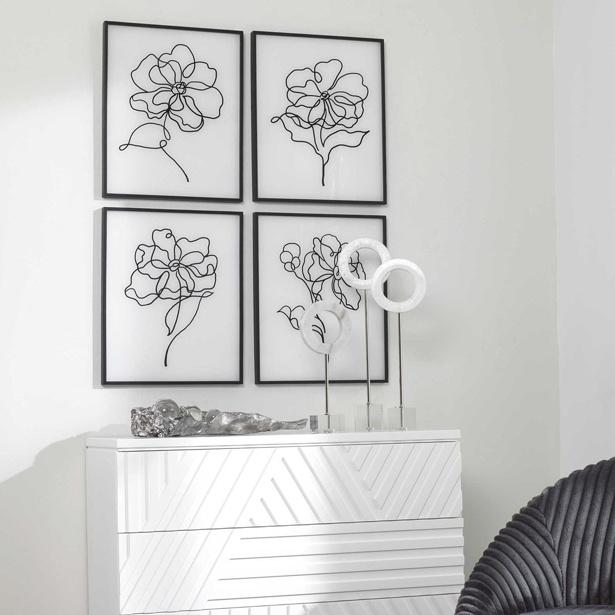 BLOOM FLORAL FRAMED PRINT