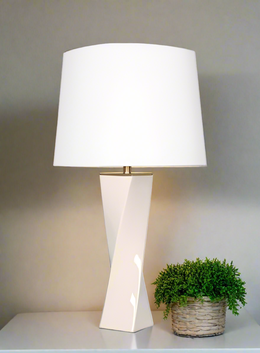 TWISTED CERAMIC LAMP