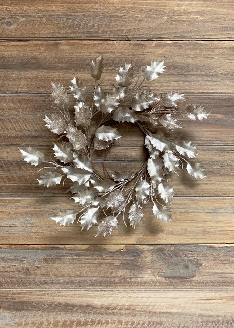 METALLIC HOLLY LEAF WREATH