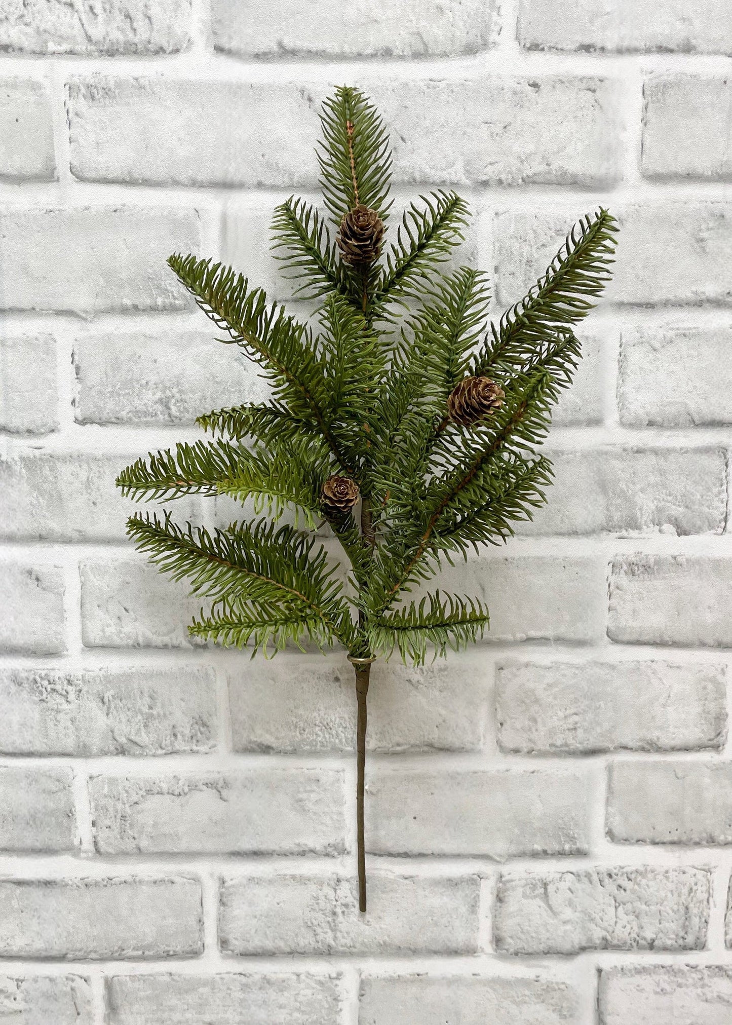 FRESH TOUCH BALSAM FIR SPRAY W/ PINECONES