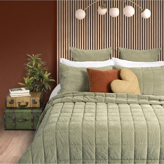 CORDUROY SOLID SAGE GREEN QUILT