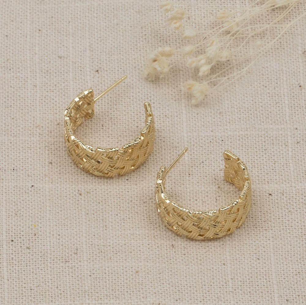 CRISS CROSS HOOPS