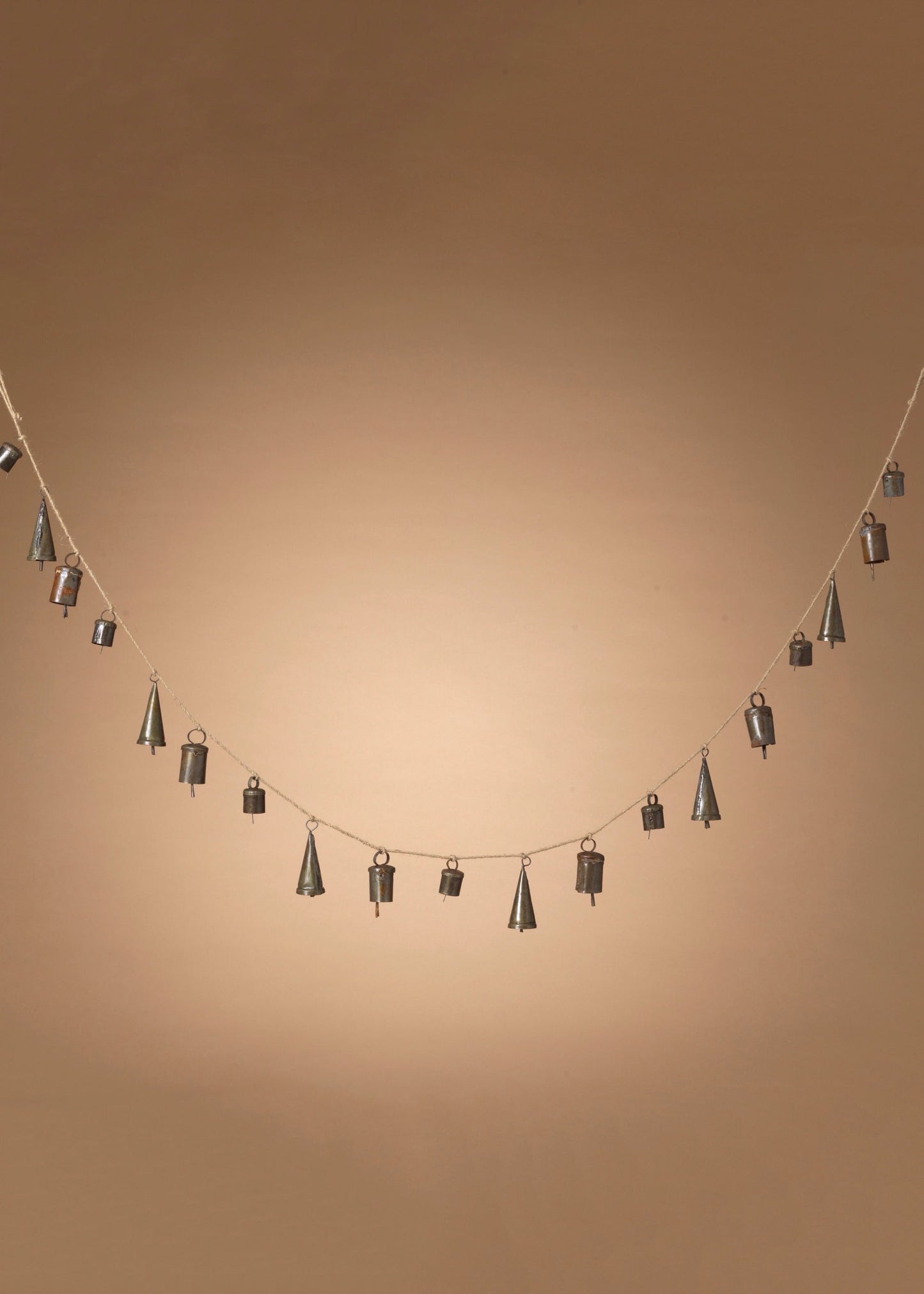 METAL BELL GARLAND