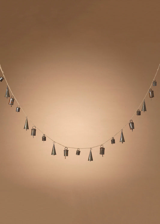 METAL BELL GARLAND