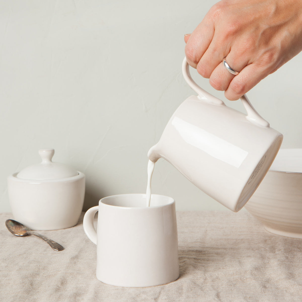 AQUARIUS OYSTER CREAMER
