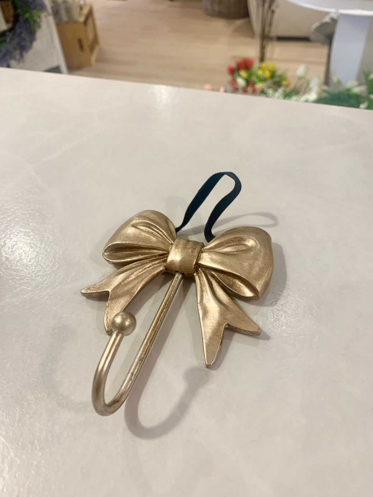 GOLDEN BOW HOOK