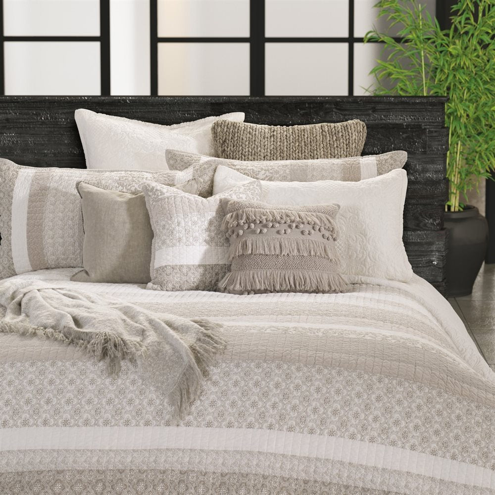 LEAH IVORY AND TAUPE QUILT