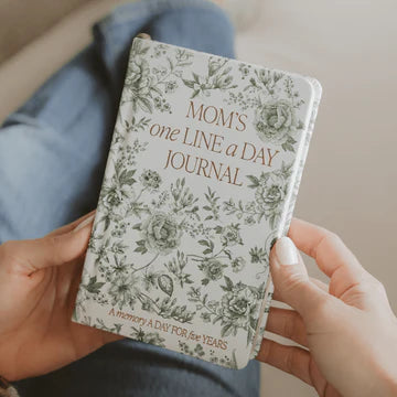 MOM'S ONE LINE A DAY JOURNAL