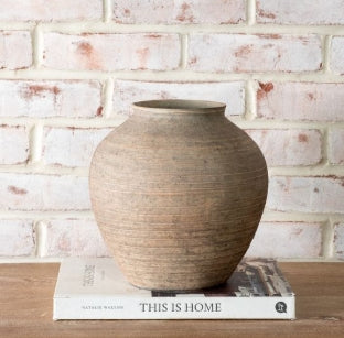 NATURAL STRIPE PLUM VASE