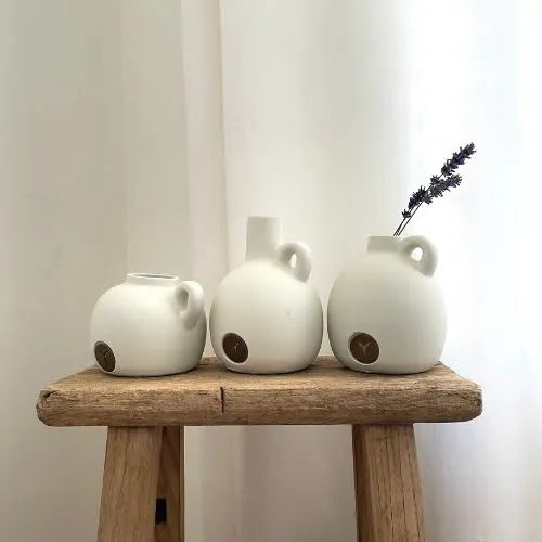 MATTE WHITE BOTTLE VASES