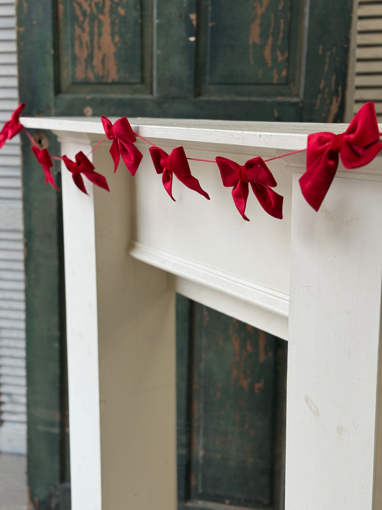 RED VELVET BOW GARLAND