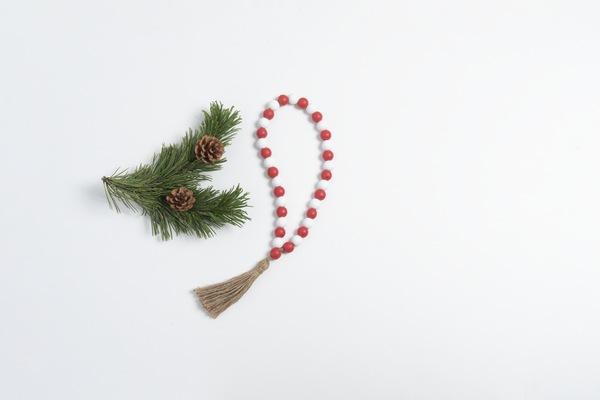 HOLIDAY BEAD GARLAND
