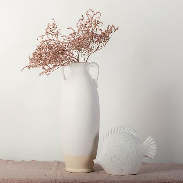 ELEGANT CERAMIC VASE