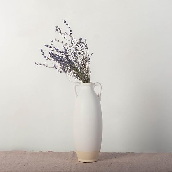ELEGANT CERAMIC VASE