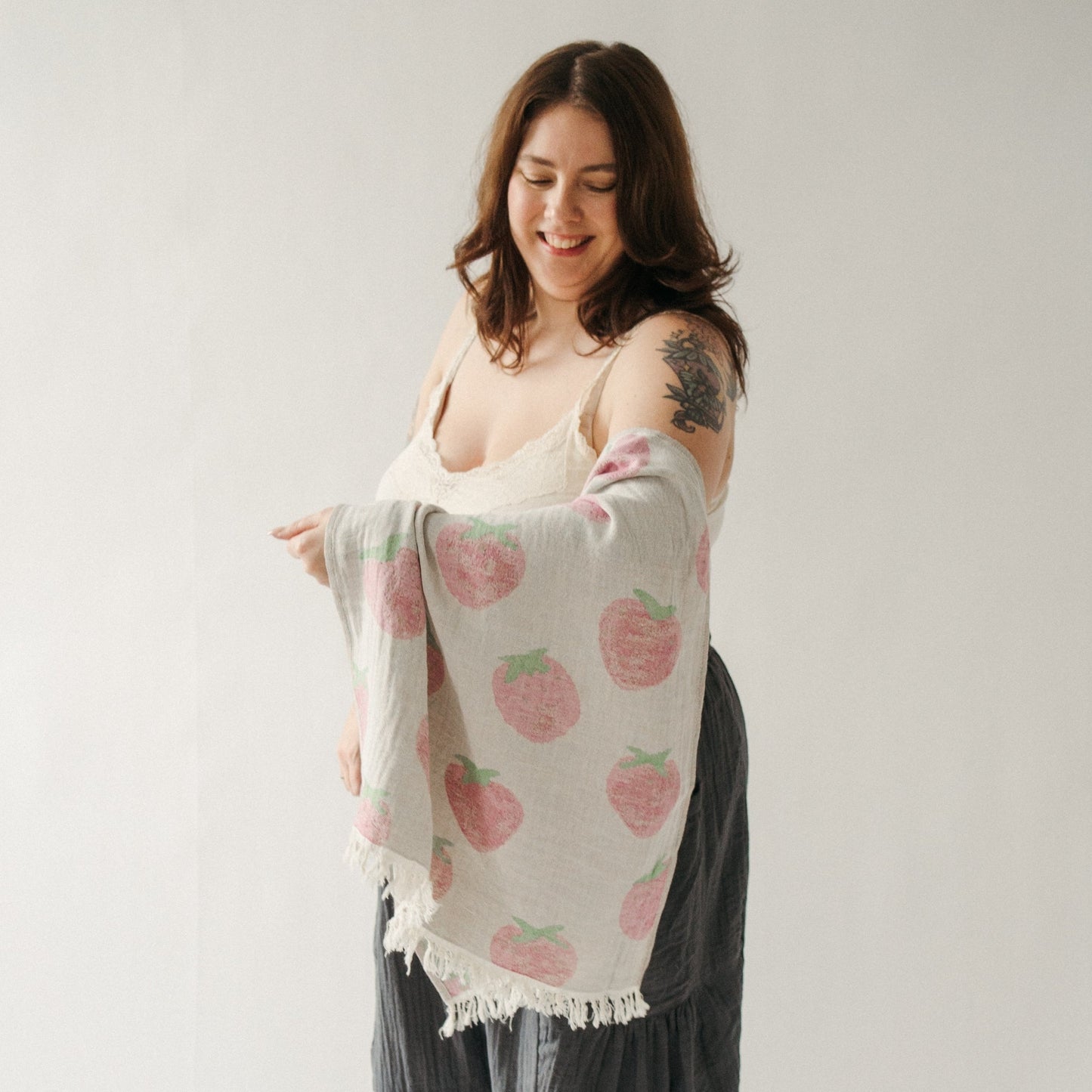 STRAWBERRY SHORTCAKE HAND TOWEL