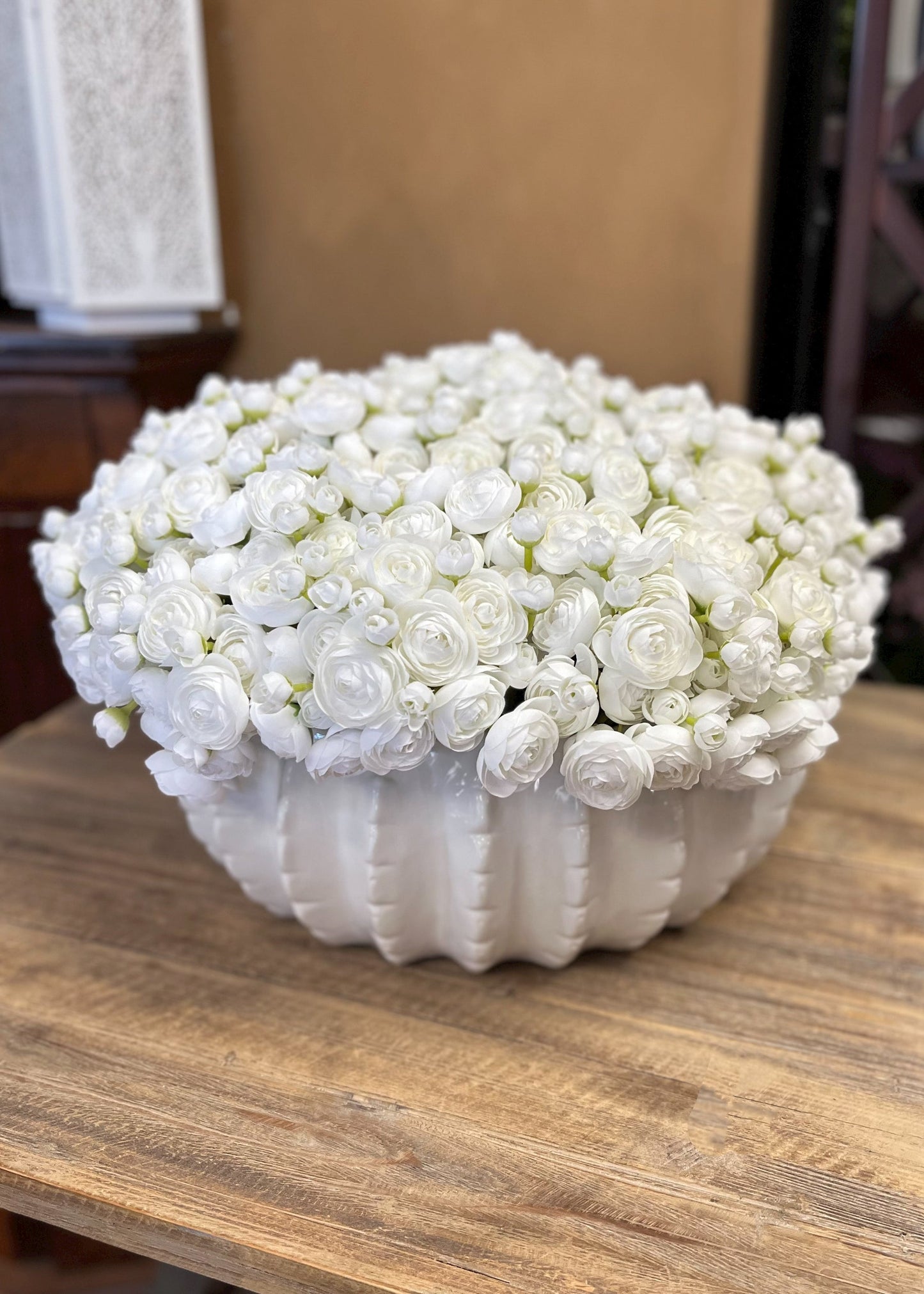 WHITE RANUNCULUS