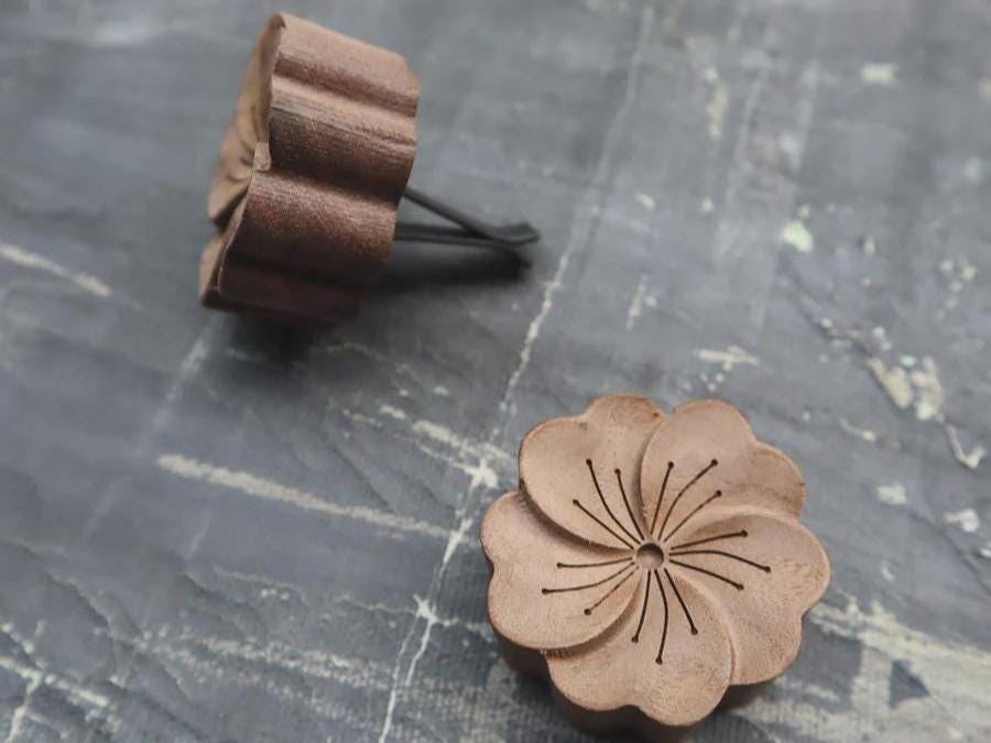 WOODEN CAR DIFFUSER