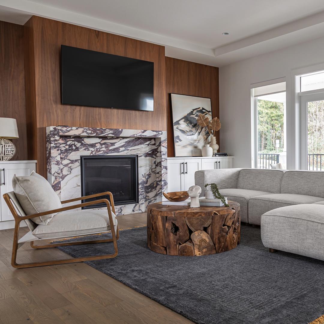 SOLID WOOD ROUND COFFEE TABLE
