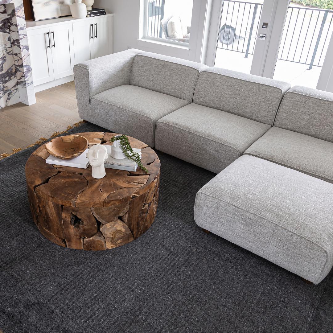 SOLID WOOD ROUND COFFEE TABLE