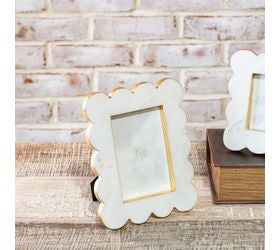 MARBLE SCALLOPED FRAME