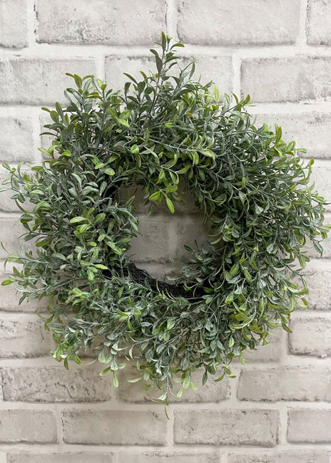 DUSTED MINI LEAF BOXWOOD WREATH