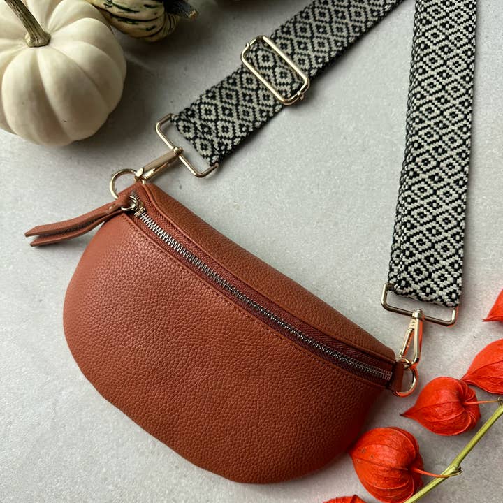 RUST CROSSBODY BAG - VEGAN LEATHER
