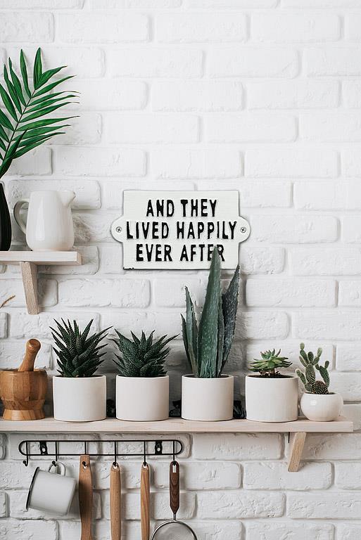 HAPPILY EVER AFTER IRON SIGN