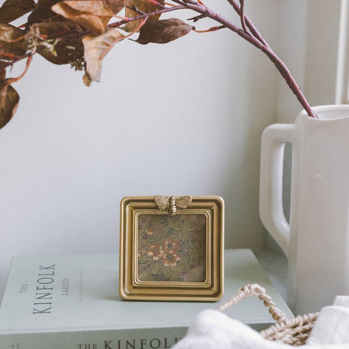 BEE PHOTO FRAME