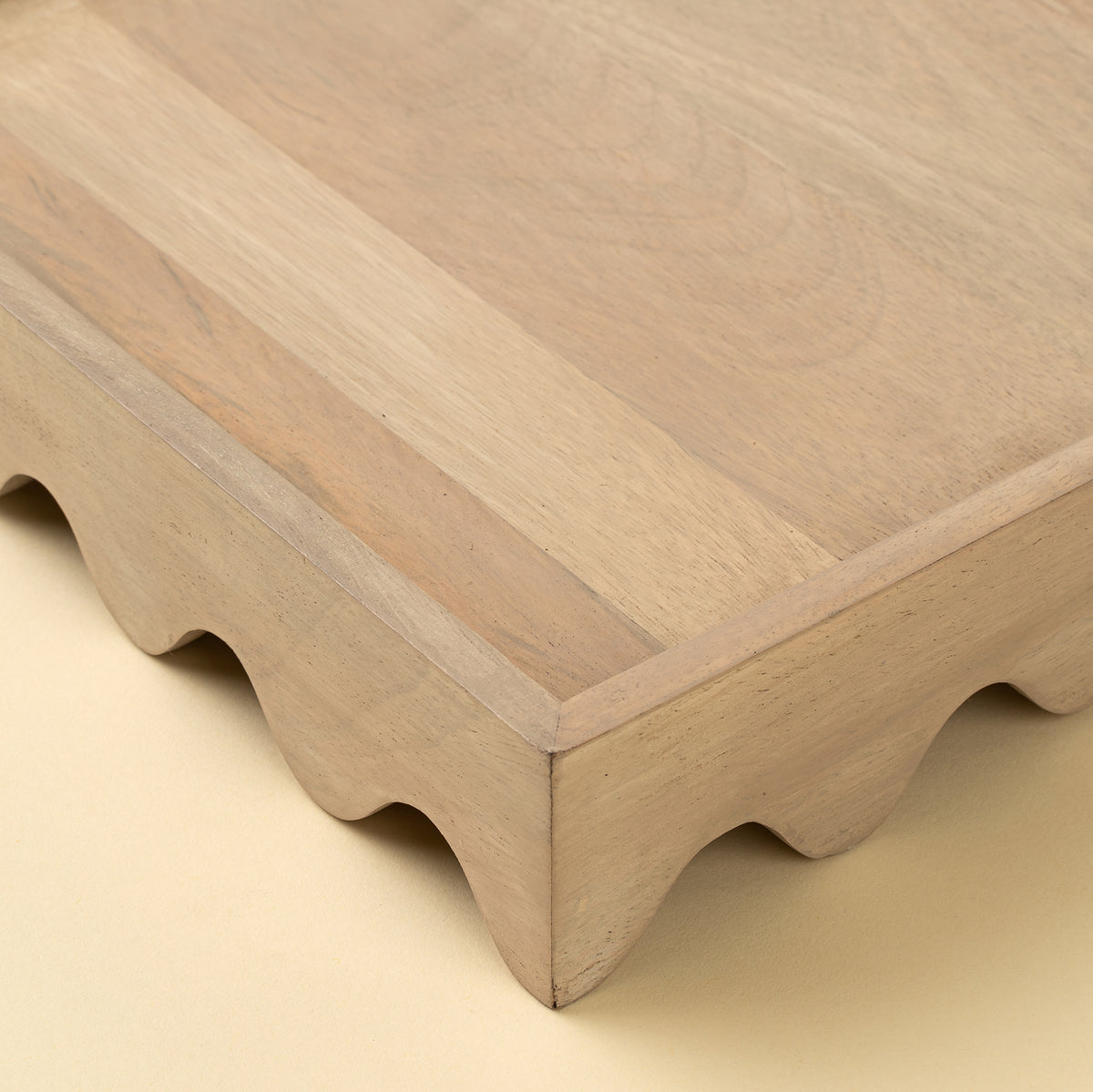 SQUARE SCALLOPED EDGE TRAY