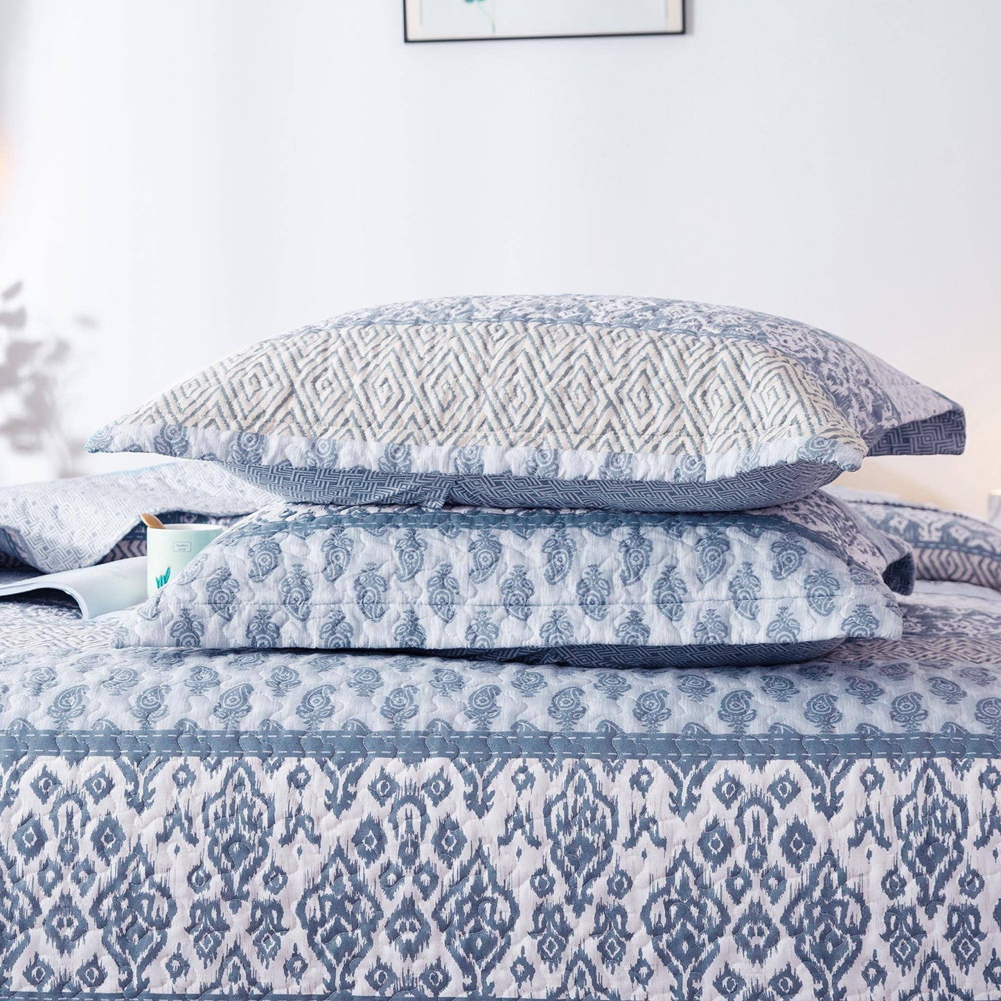 PRINTED FABRIC QUILT SET