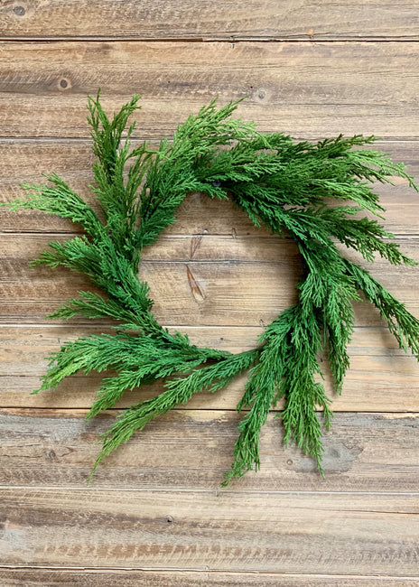 FRESH TOUCH WHISPY CEDAR WREATH