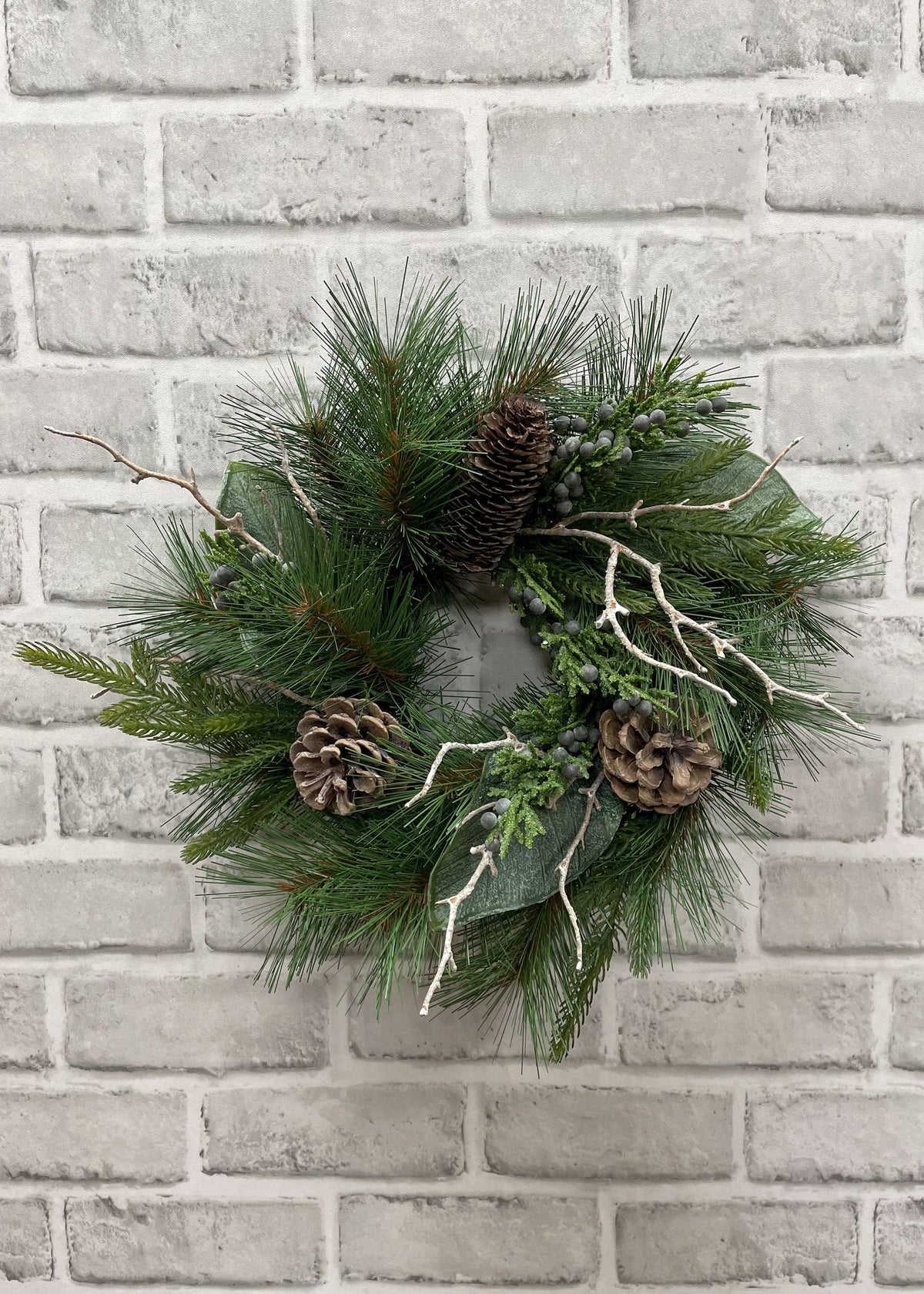NORFOLK PINE, BERRIES & PINECONE CANDLE RING