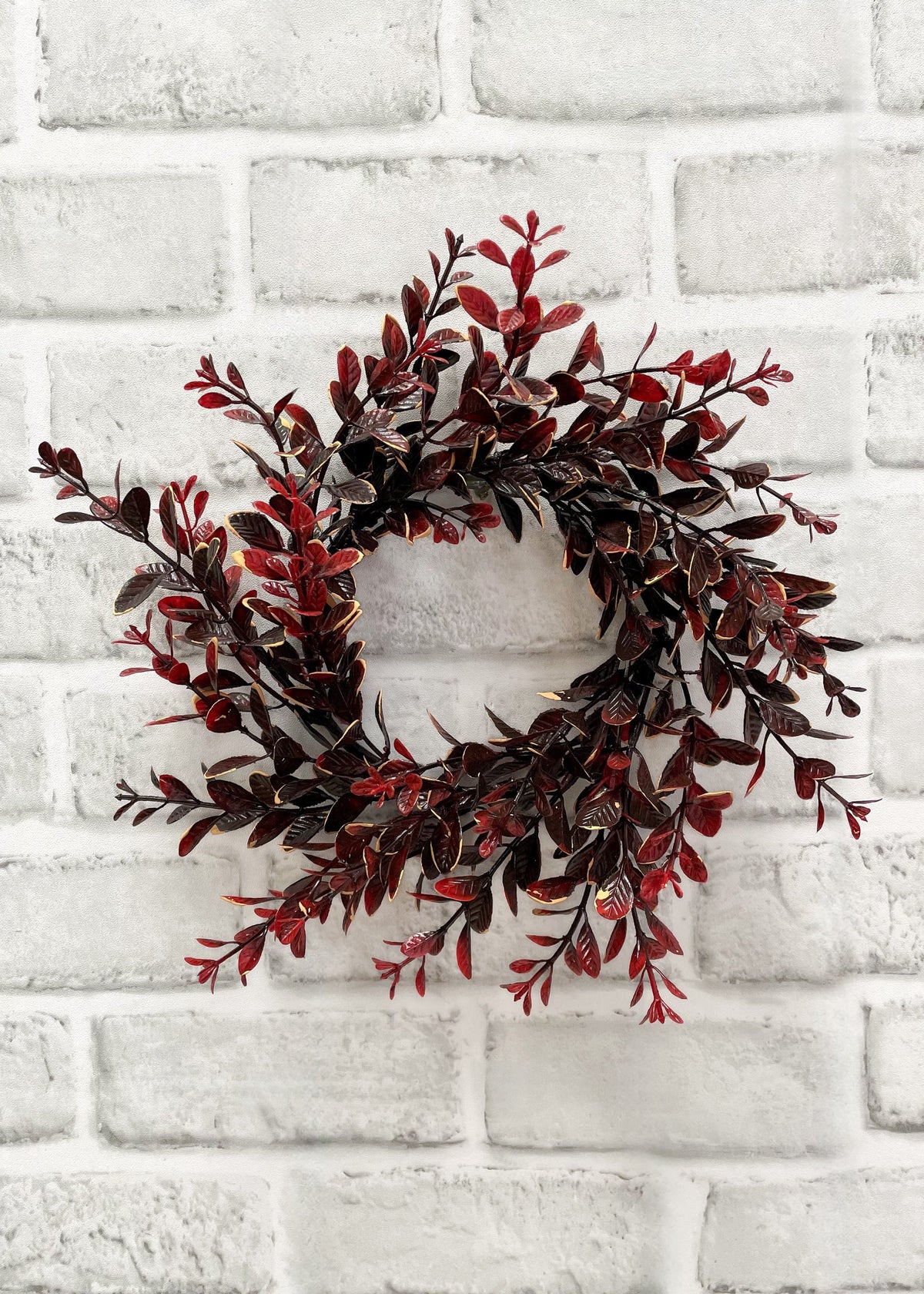 BURGUNDY EUONYMUS CANDLE RING