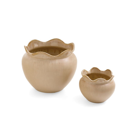 CLAY PLANTERS W/ RUFFLES