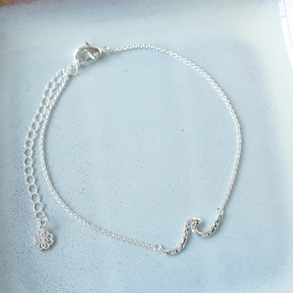 TINY WAVE CHAIN BRACELET