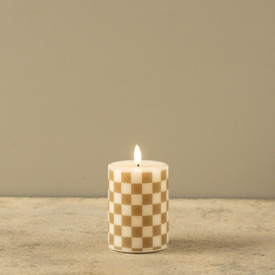 4 INCH CHECKERED CANDLE