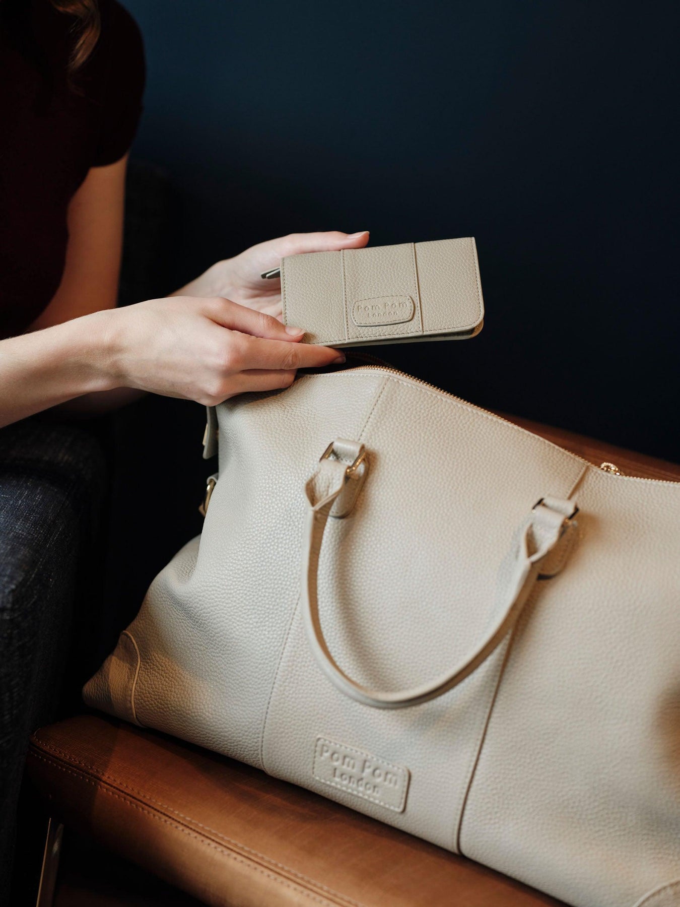 CHELSEA FLAT WALLET STONE