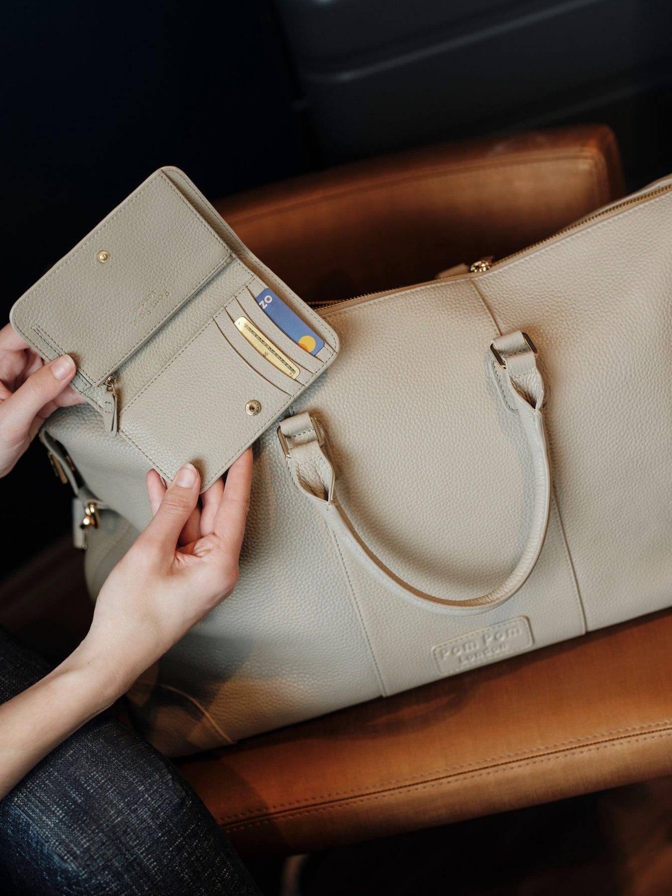 CHELSEA FLAT WALLET STONE
