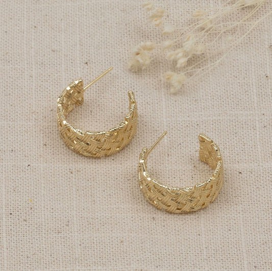 CRISS CROSS HOOPS