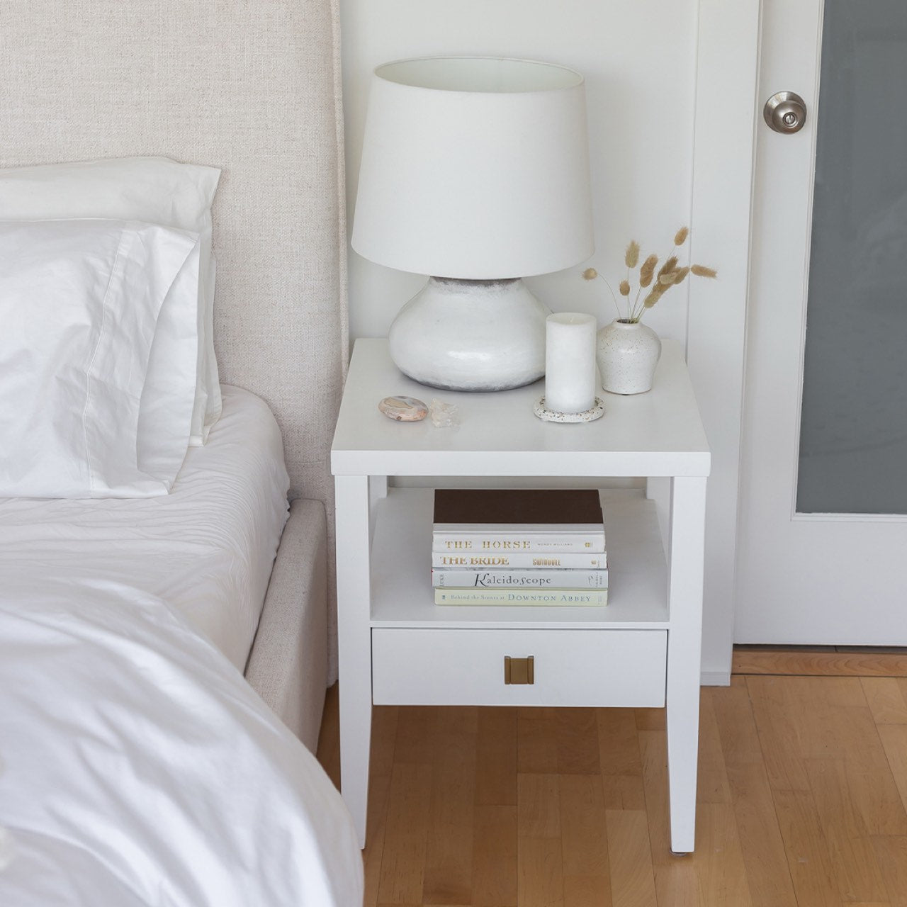 WHITE & GOLD 1-DRAWER ACCENT TABLE