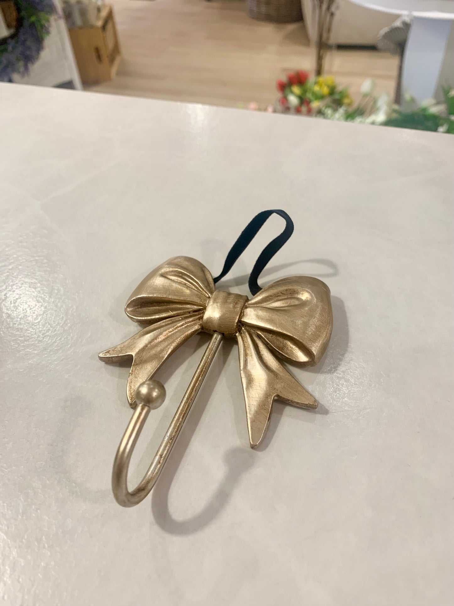 GOLDEN BOW HOOK
