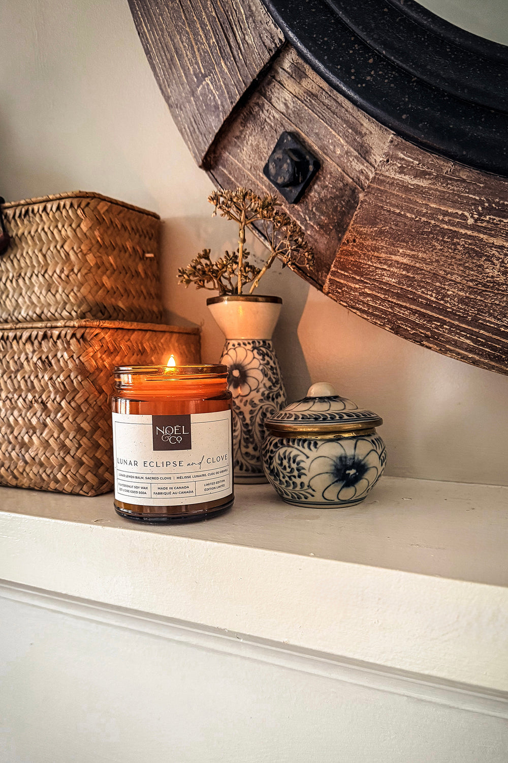 LUNAR ECLIPSE AND CLOVE 8OZ CANDLE