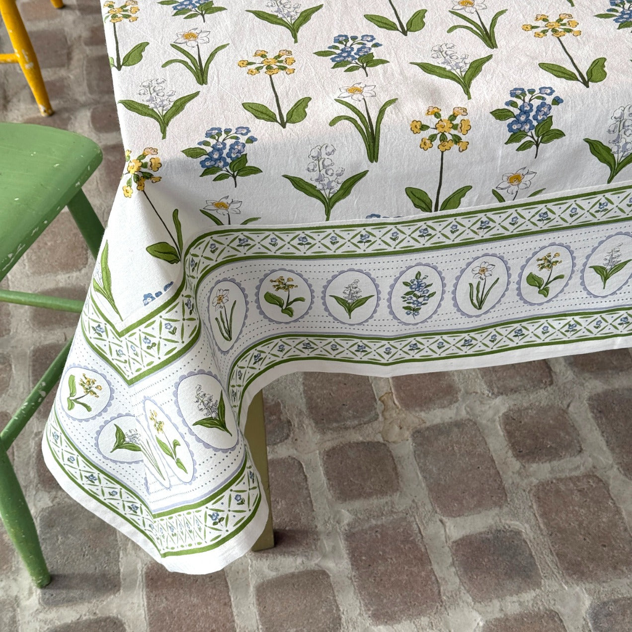 EDNA TABLECLOTH 60 x 120"