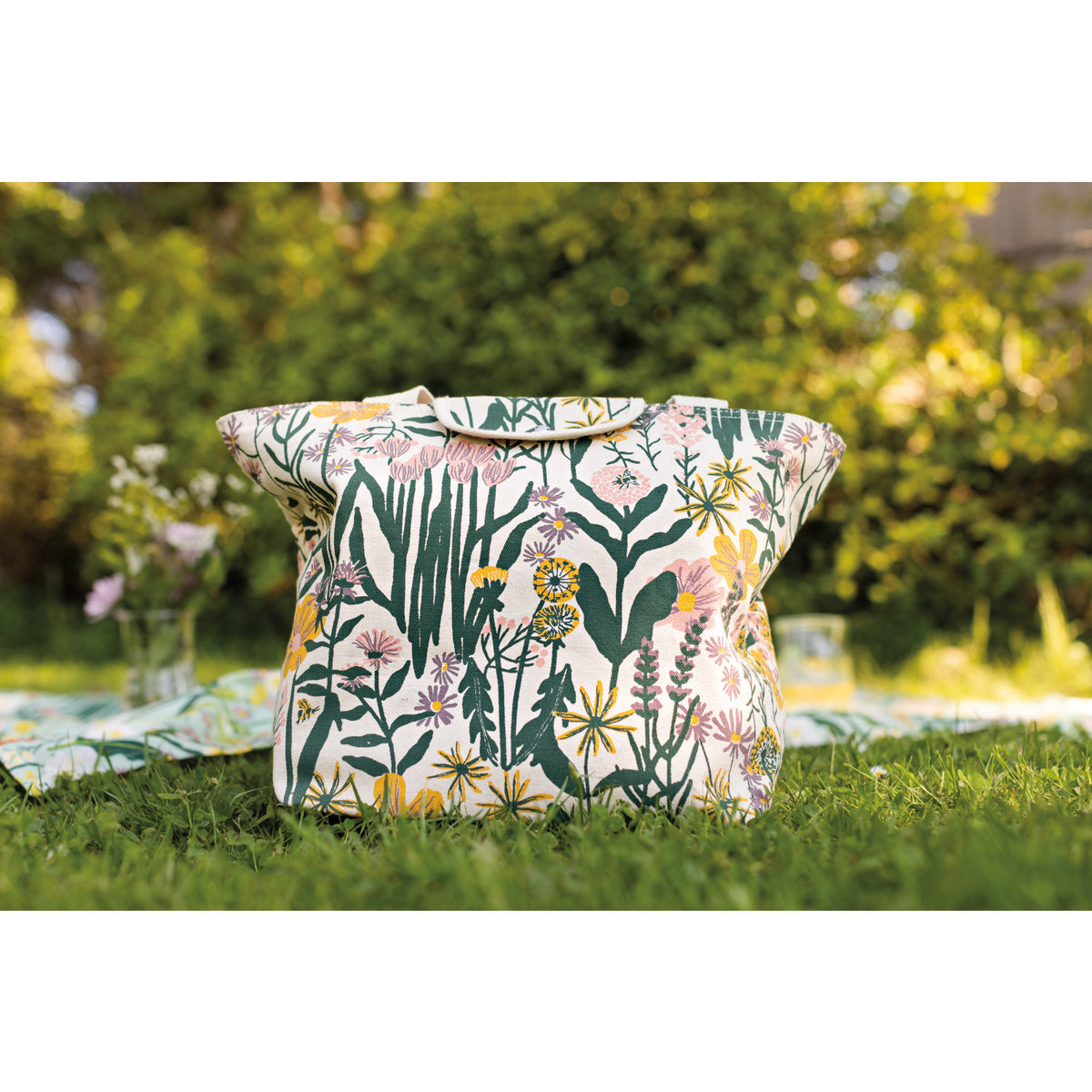 BEE & BLOOMS INSULATED TOTE