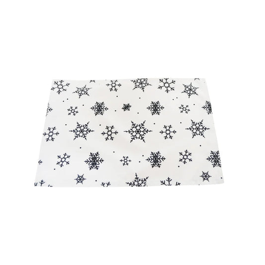 S/4 BLACK AND WHITE SNOWFLAKE PLACEMAT