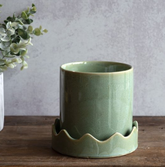 GREEN PLANTER WITH SAUCER