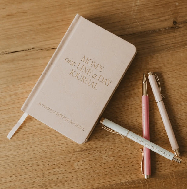 MOM'S ONE LINE A DAY JOURNAL